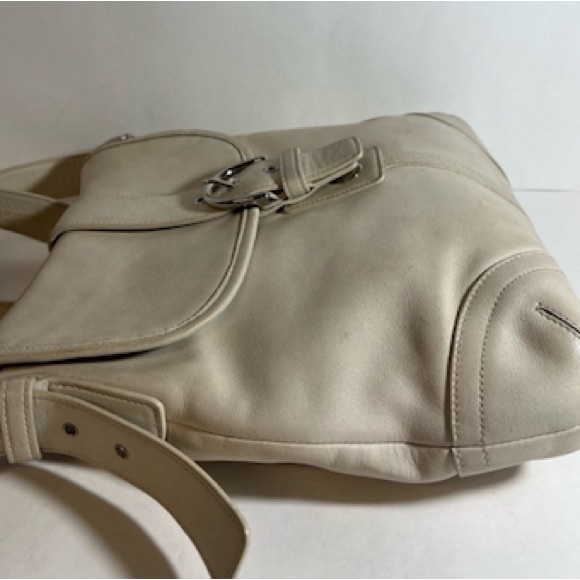 Coach cream leather crossbody bag 12"x11.5 - Picture 3 of 6